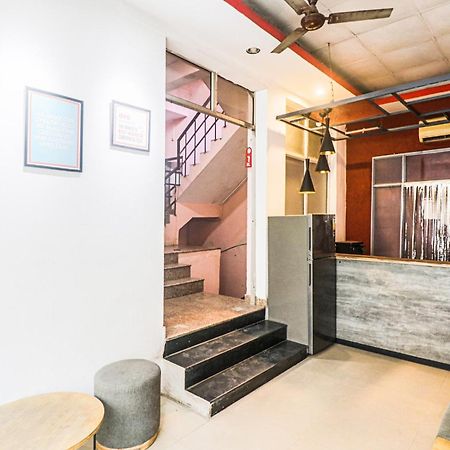 Hotel O Avni Residency Гургаон Экстерьер фото