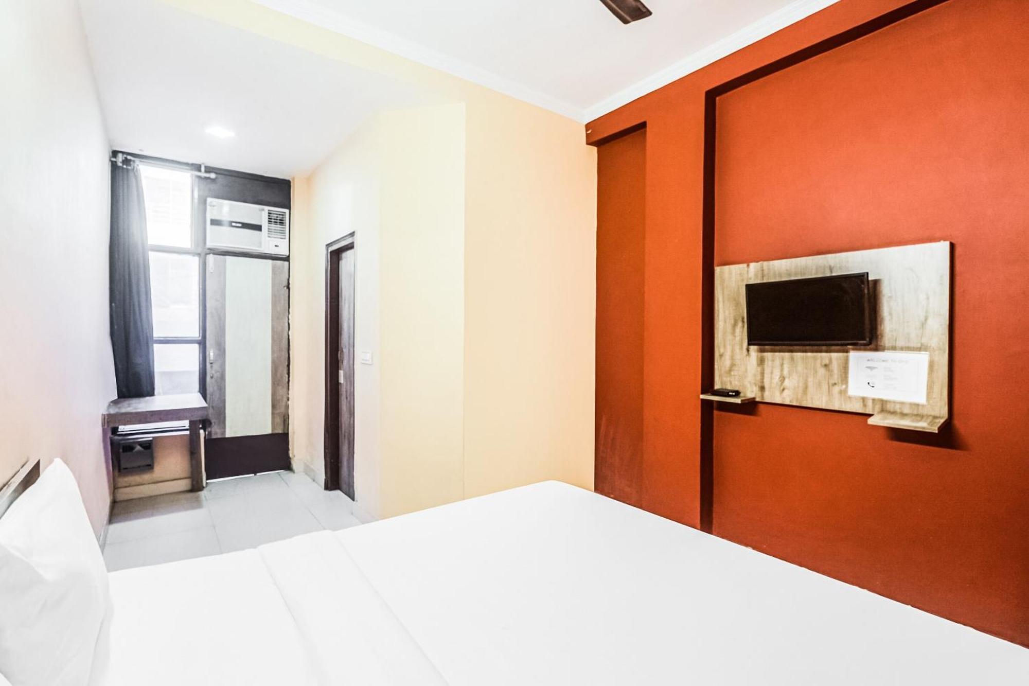 Hotel O Avni Residency Гургаон Экстерьер фото