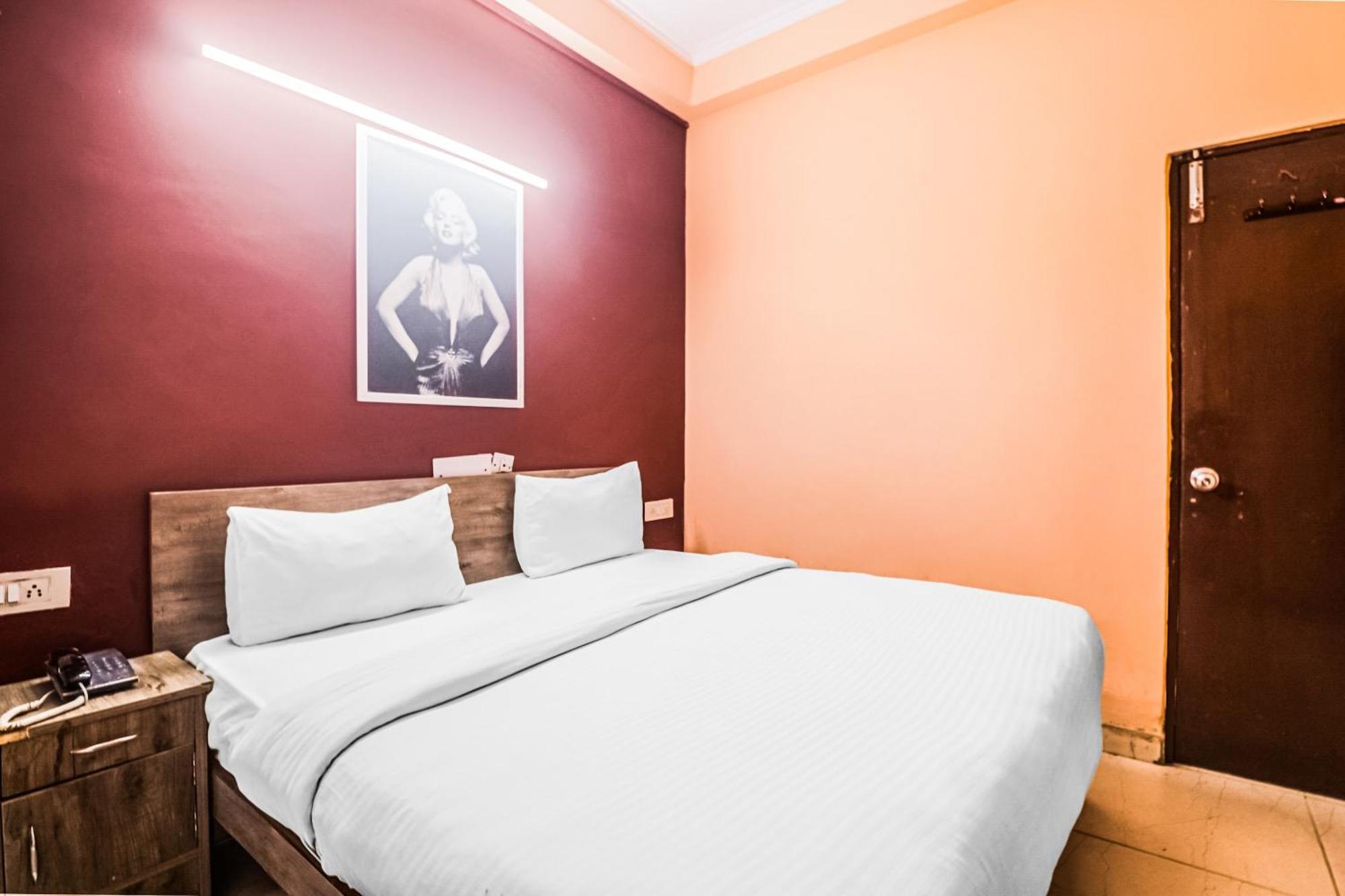 Hotel O Avni Residency Гургаон Экстерьер фото