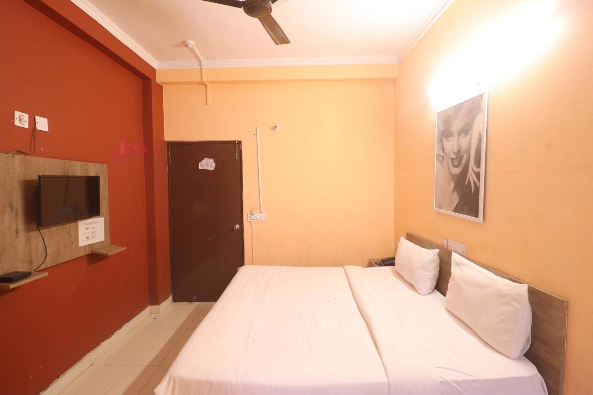 Hotel O Avni Residency Гургаон Экстерьер фото